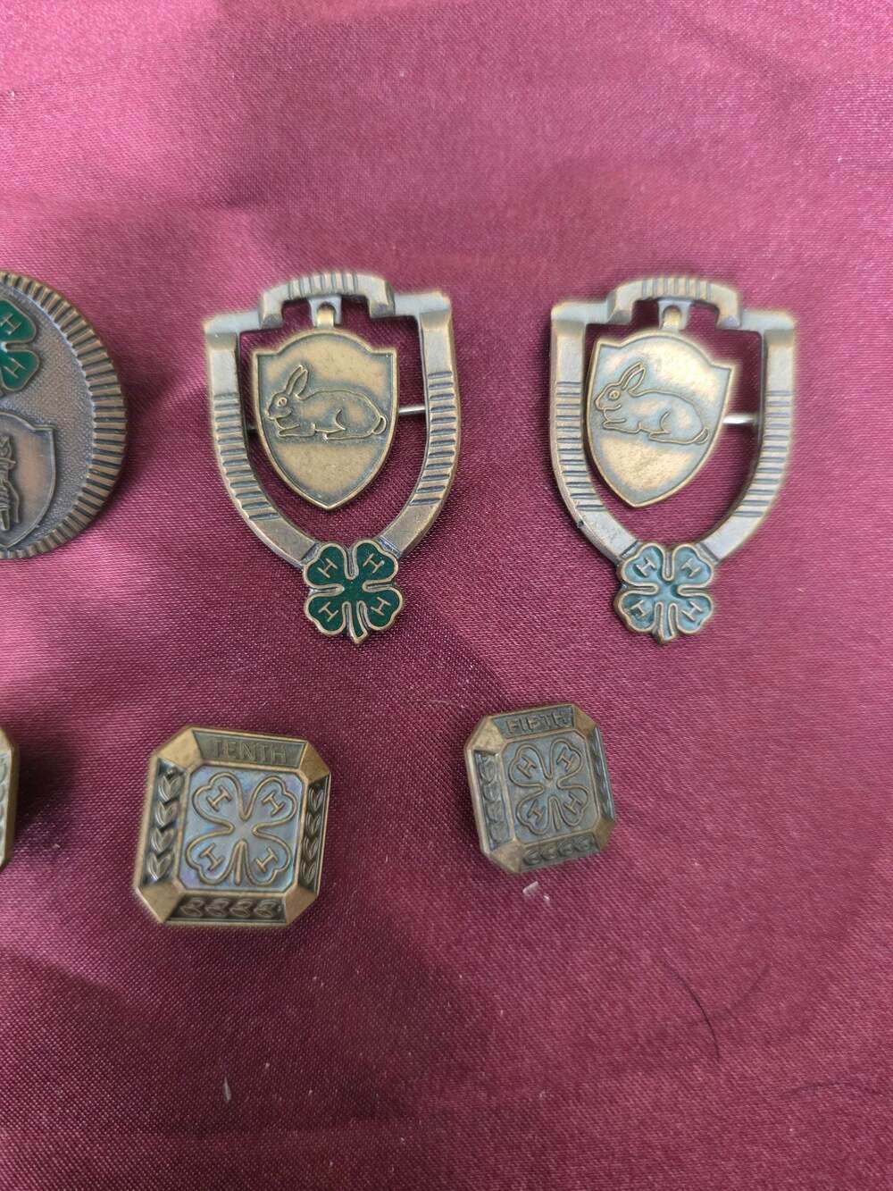 Collection Vintage 4-H Achievement Pins including Rabbit Dangle Pins Year Bars - Picture 3 of 3